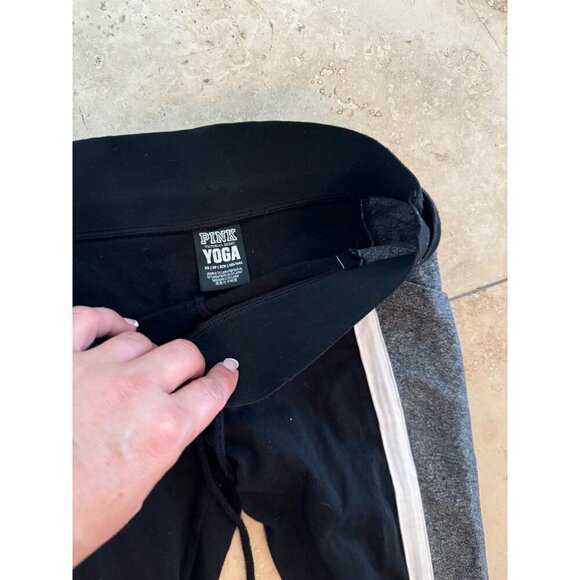 VS Pink yoga pants size xs - Picture 2 of 3